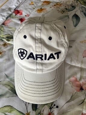 Lady's White ARIAT Cap with Navy accents